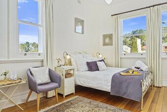 Bed & Breakfast Cygnet Old Bank B & B Cafe & Gift Store