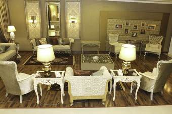 Hotel Shelton's Rezidor Swat