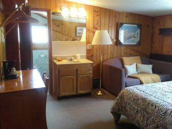 Posada Riverside Lodge & Retreat