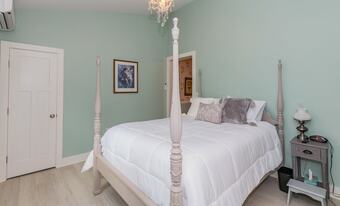 Historic Hotel Broadalbin