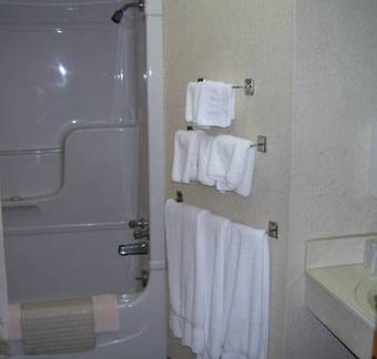 Hotel Admiral Digby Inn And Cottages