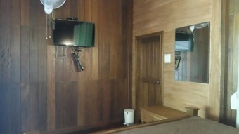 Hotel Riverside Home