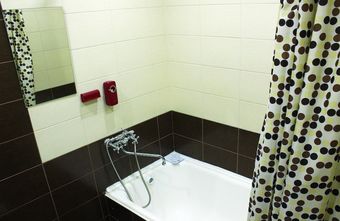 Dobrye Sutki Apartment On Martyanova 63