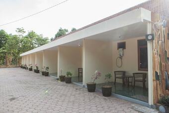 Hotel Reddoorz Near Baluran National Park