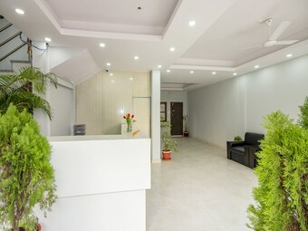 Hotel Oyo 254 White House In