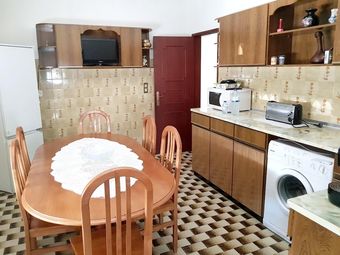 House With 7 Bedrooms In Lajeosa, With Wonderful Mountain View And Enclosed Garden - 45 Km From The Slopes