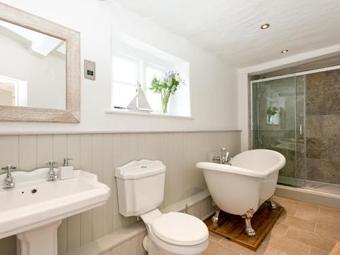 Three Horseshoes House