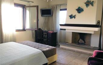 Four-bedroom Holiday Home In Skaloma Nafpaktos