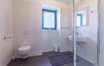 Nine-bedroom Holiday Home In Bokordici