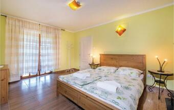 Three-bedroom Holiday Home In Hrvatska Kostajnica