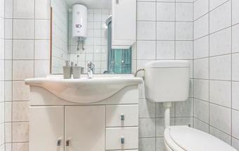 Four-bedroom Holiday Home In Vinovo Gornje