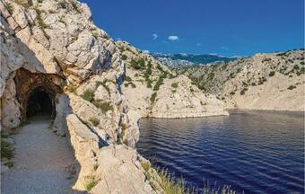 Two-bedroom Apartment In Jablanac