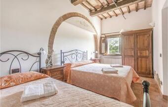 Six-bedroom Holiday Home In Acquapendente Vt