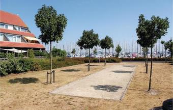 Two-bedroom Holiday Home In Bruinisse