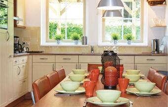 Four-bedroom Holiday Home In Lunteren