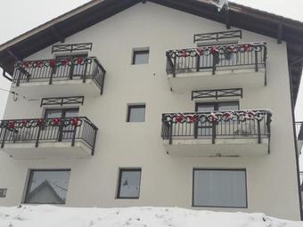 Hostal Pensiunea Karola