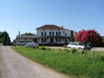 Hotel Le Moulin Rouge