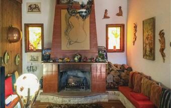 Four-bedroom Holiday Home In Alepochori