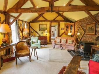 Dolgenau Hir (the Barn), Caersws