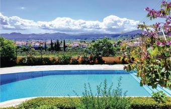 Five-bedroom Holiday Home In Kiato