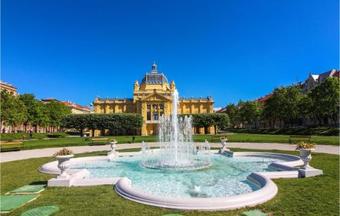 Six-bedroom Holiday Home In Jastrebarsko