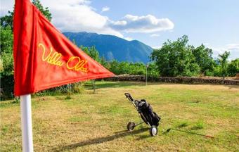 Seven-bedroom Holiday Home In Grabovac