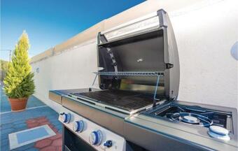 Two-bedroom Holiday Home In Murvica