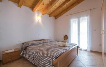 Two-bedroom Holiday Home In Nedescina