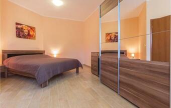 Five-bedroom Holiday Home In Gracisce