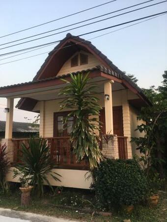 Hotel Baan Bangwua Resort