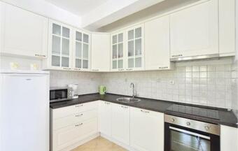 Five-bedroom Holiday Home In Neoric