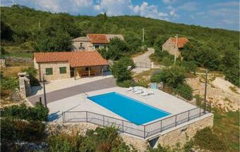 Two-bedroom Holiday Home In Runovici