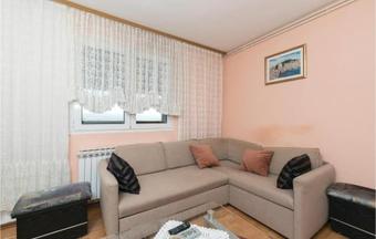 Two-bedroom Holiday Home In Sv.kriz Zacretje