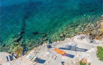 One-bedroom Apartment In Lukovo Sugarje