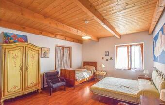 Two-bedroom Holiday Home In Colleretto Castelnuovo