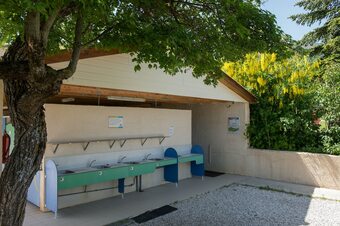 Camping Naturist Castillon De Provence