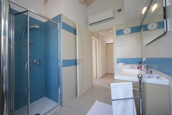 Silver Lake Apartment