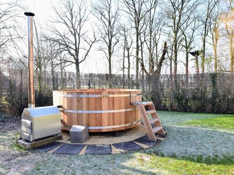 Spacious Holiday Home In Rekken With Hot Tub