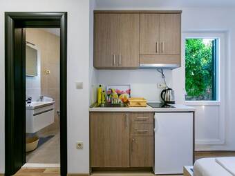 Simplistic Apartment In Drvenik Near Beach Lu?ica