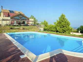 Luxurious Holiday Home In Cropani Marina With Swimming Pool