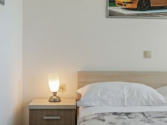 Contemporary Apartment In Drvenik With Balcony