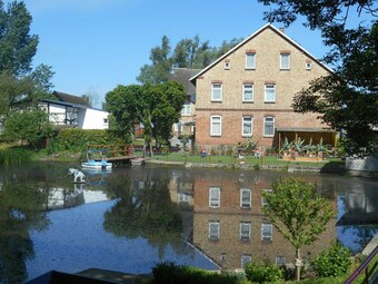 Pleasing Apartment In Klein Pravtshagen With Jetty, Garden, Bbq