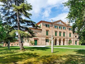 Lavish Villa In Filottrano With Swimming Pool