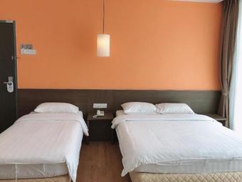 Hotel Golden Peak Inn