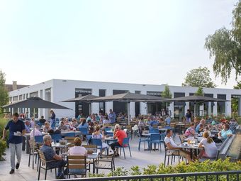 Colorful Chalet With Terrace Almost At The Lake And Beach
