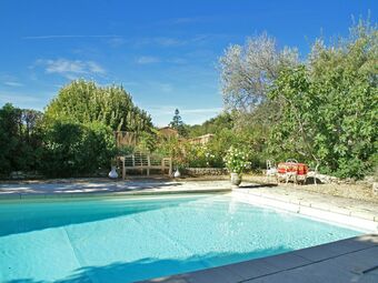 Stylish Villa With Private Pool In The Middle Of A Village In The Beautiful Luberon