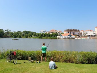 Stylish Apartment Located Near A Lake In The Vend�e