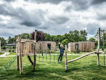 Modern Lodge With Two Bathrooms Within Green Surroundings