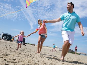 Restyled Bungalow With Dishwasher, Beach At Walking Distance