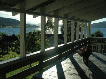 4 Star Holiday Home In �farnes